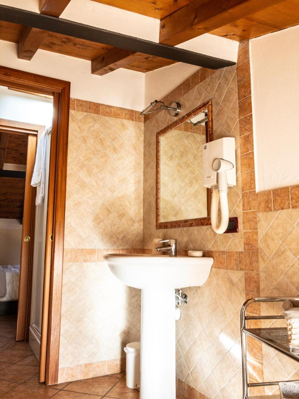 Le Finestre Su Borghetto Otel Valeggio sul Mincio Dış mekan fotoğraf